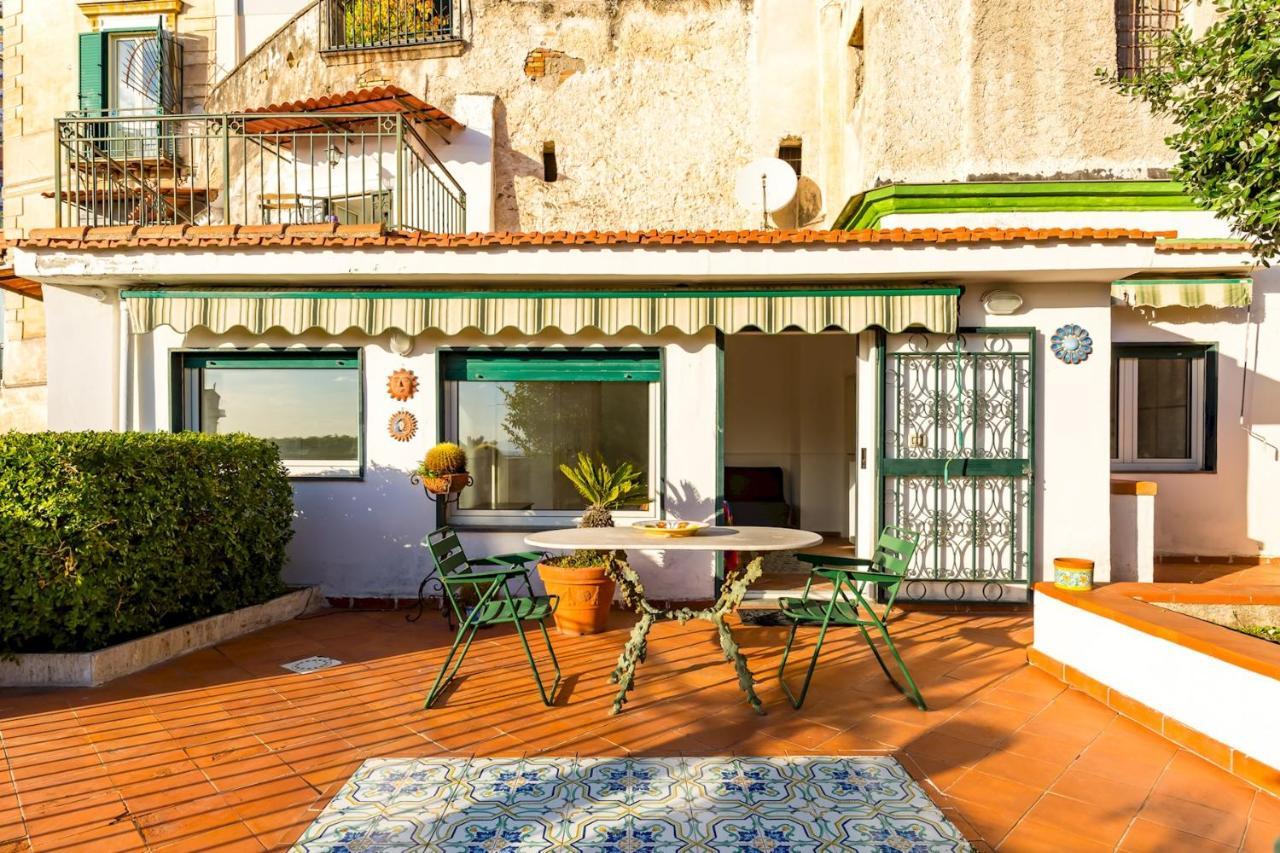 Villa Paola - Hidden Panoramic Garden And Terraces By Napoliapartments Nápoles Exterior foto