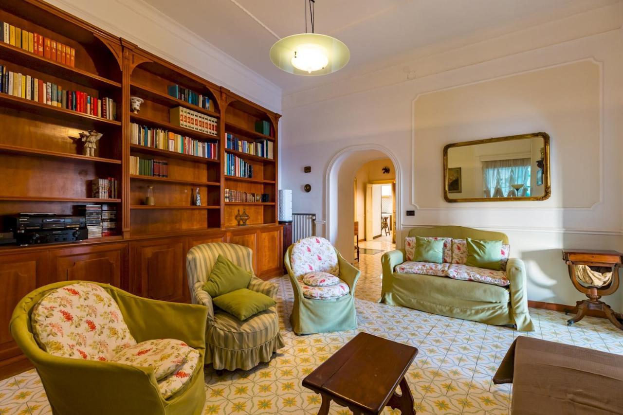 Villa Paola - Hidden Panoramic Garden And Terraces By Napoliapartments Nápoles Exterior foto